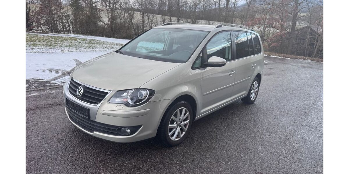 VW Touran 180.000 km 5.100 &euro; Illingen/Schützingen 75428