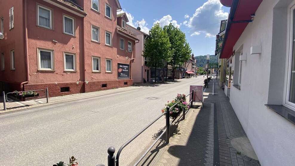 Haus zum Kaufen in Bad Liebenzell 399.000 € 270 m²