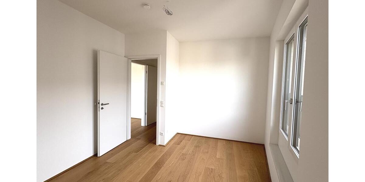 Einfamilienhaus Leonberg - 4 Zimmer, 121 m&sup2;, 2.484&euro; | Angebot:23712507