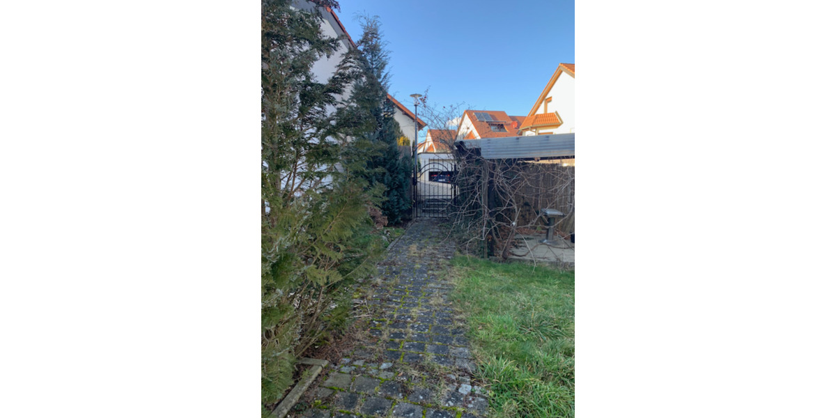 Haus statt Wohnung mieten - Renoviertes EFH mit grossem Garten 4.5 zimmer